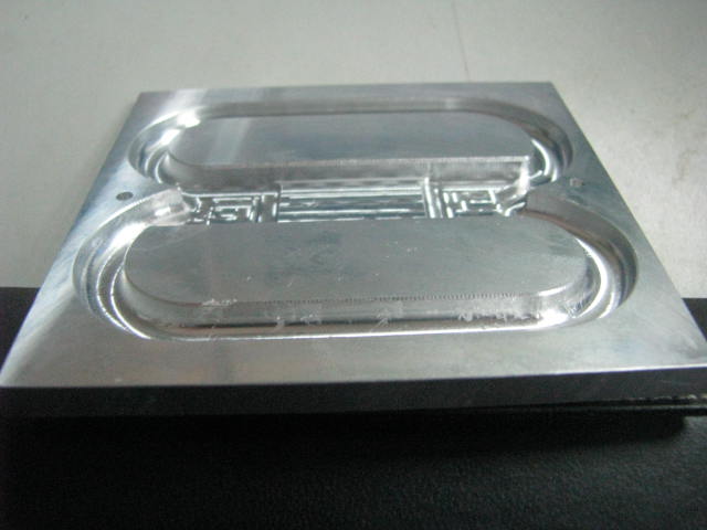 ɢ��Ƭ�ڲ۵װ�